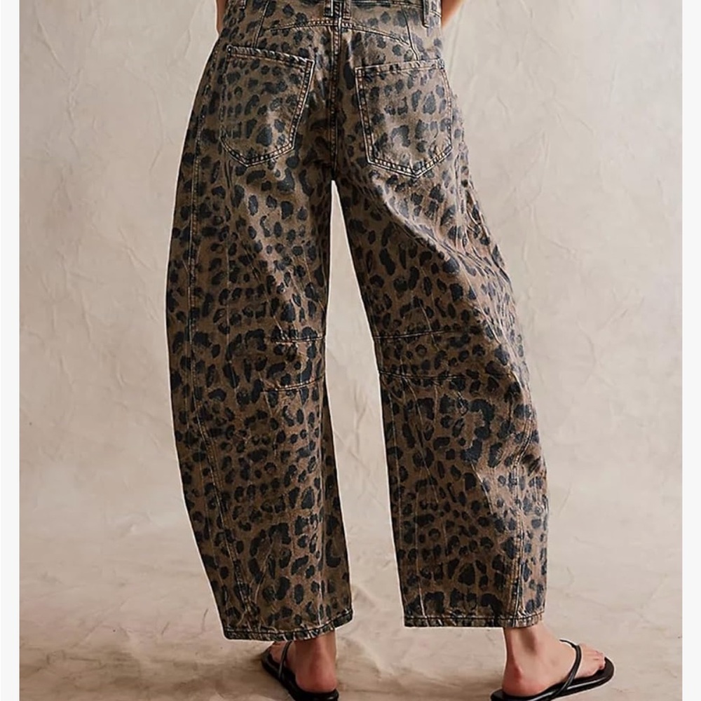 Leopard Print Wide-Leg Jeans - Picture 2 of 5